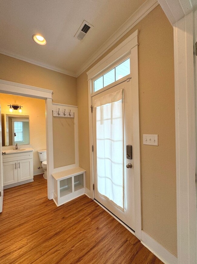 Building Photo - BEACH HOME! 4/4.5 with 3 car garage