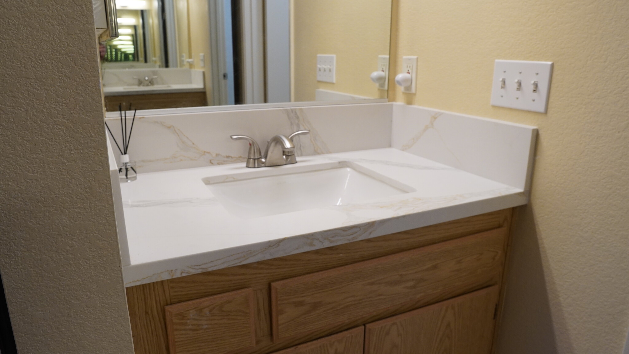Dual Master bath - 10343 Azuaga Street