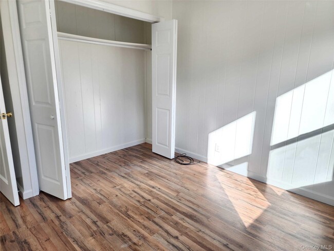 Building Photo - 184 Priscilla Ave