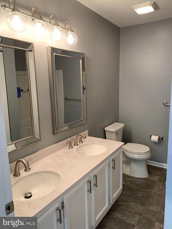 Building Photo - 809 Willings Way