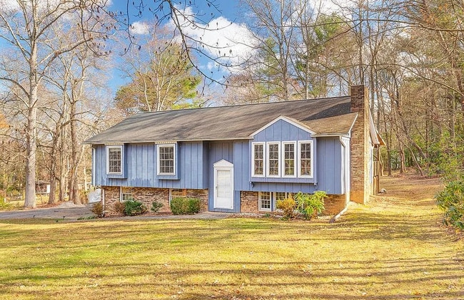 Primary Photo - Mills River Rental!