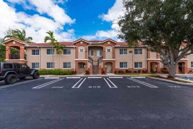 Building Photo - 3500 Briar Bay Blvd