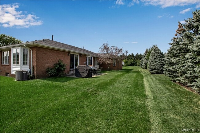 Building Photo - 6 St Charles Ct