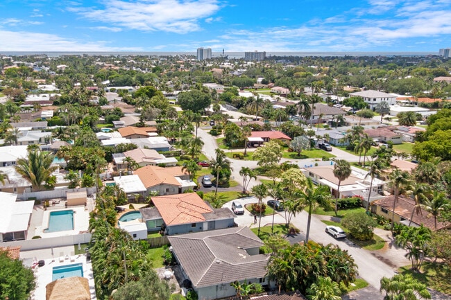 Building Photo - 1911 NE 27th St