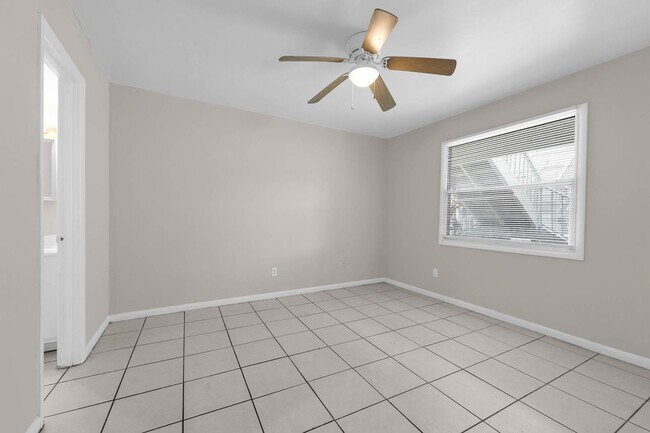 Building Photo - 1BD/1BA Apartment off Curry Ford in Henley Park Apartments!