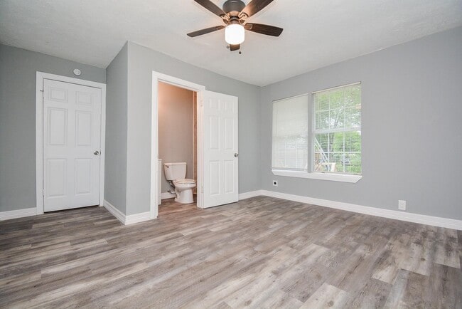 Building Photo - 14631 Renault St