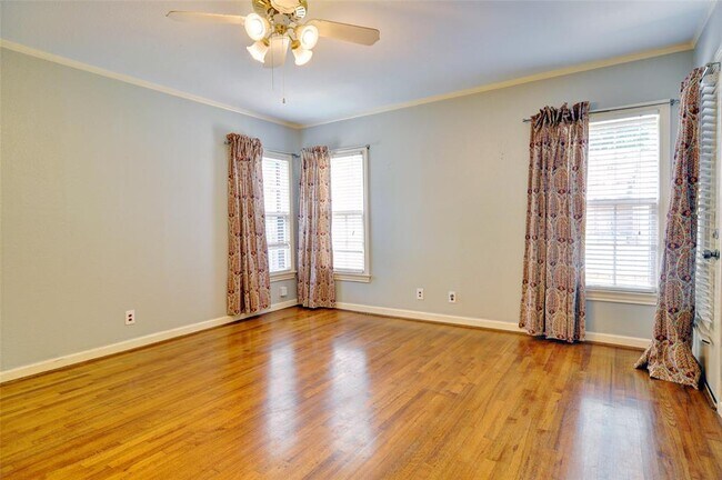 Building Photo - 3197 Westcliff Rd W