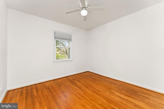 Building Photo - 1808 Golf View Ct