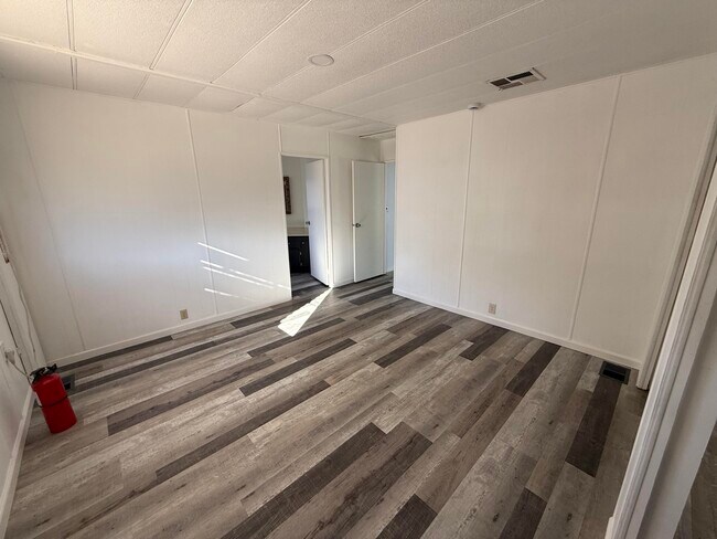 Building Photo - 64180 Thomas Ave