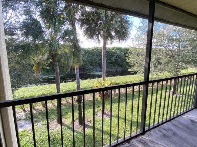 Building Photo - 7879 Willow Spring Dr