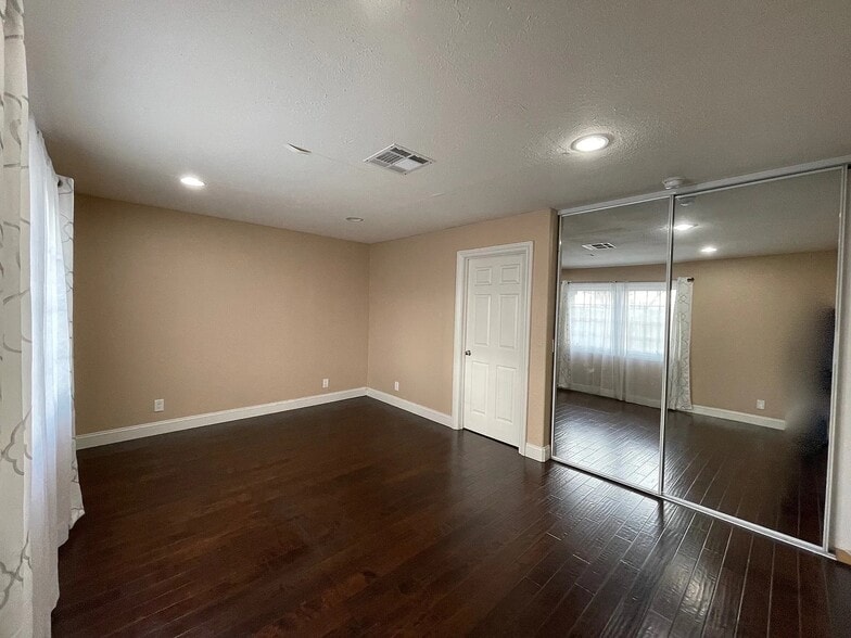 Building Photo - 1664 Messina Dr