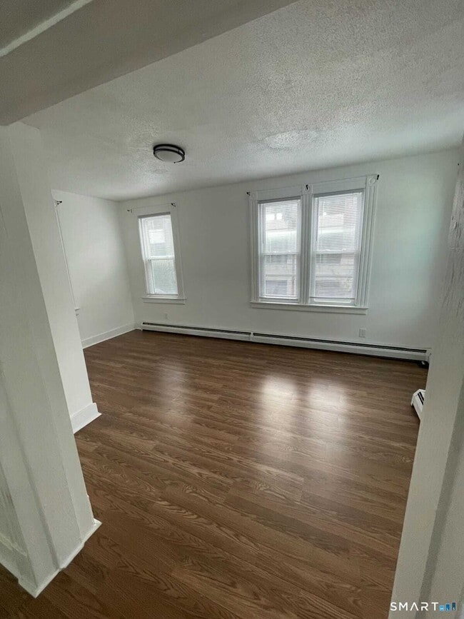 Building Photo - 128 Bartholomew Ave