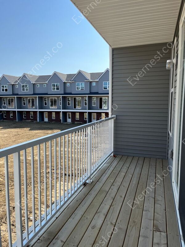 Building Photo - 3977 Trailway Commons Cir