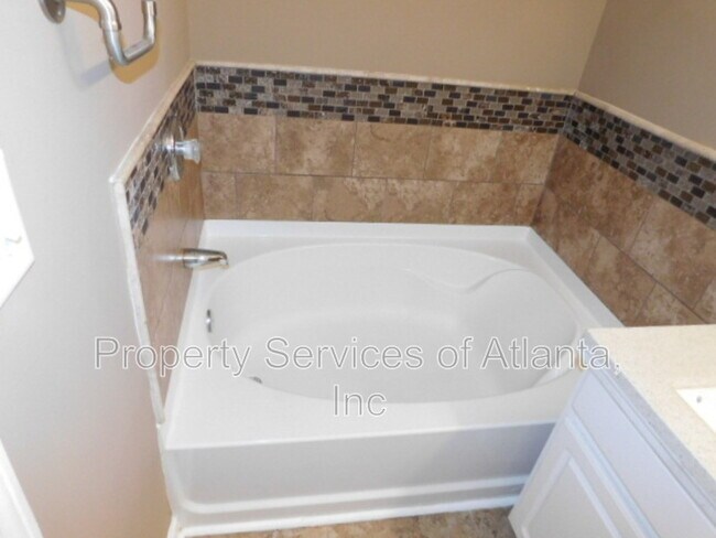 Building Photo - 1795 Devon Dr