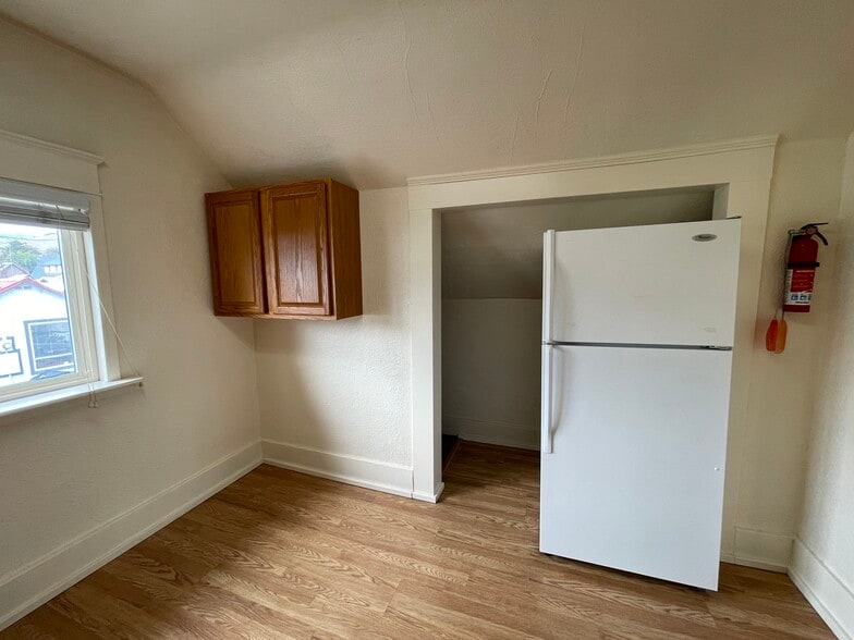 Building Photo - 412 S Mission St