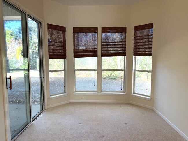 Building Photo - 96028 Long Is Pl