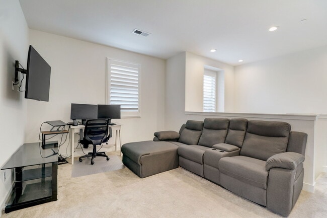 Building Photo - 3251 Crecida Way