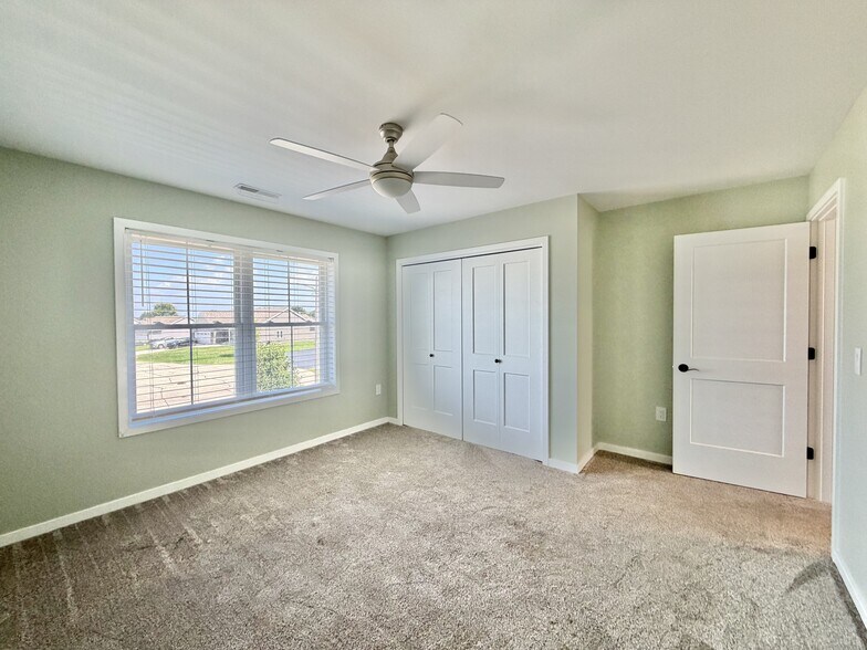 Building Photo - 3184 Warbler Ct