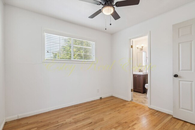 Building Photo - American Canyon Single Story Home!
