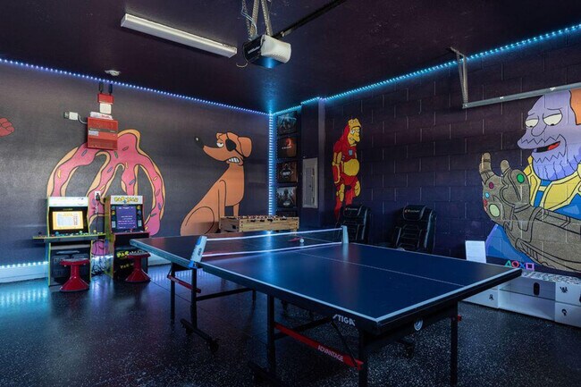 Building Photo - 150 Burma St