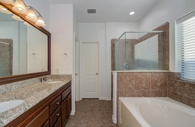 Building Photo - 22314 Mosshall Ct