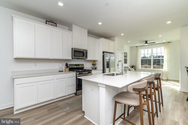 Building Photo - 41 Barnes Wy