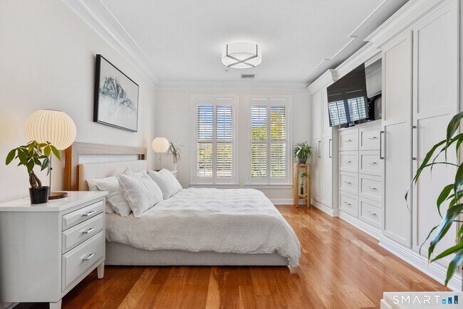 Building Photo - 85 Memorial Rd