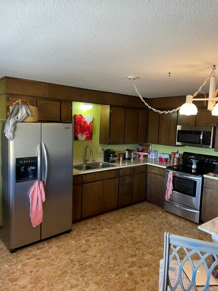 Building Photo - 995 Grandview Ave