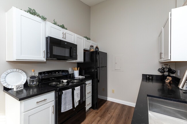 Building Photo - Glenmuir