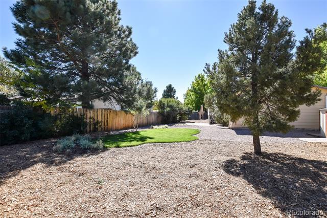 Building Photo - 4925 Hackamore Dr N