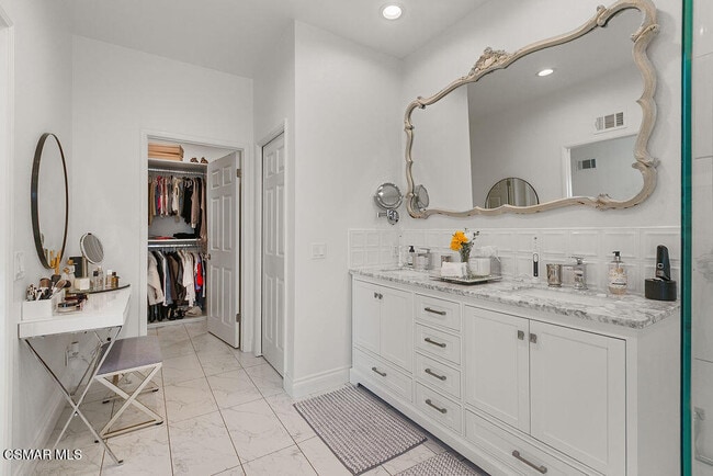 Building Photo - 2181 Brookfield Dr