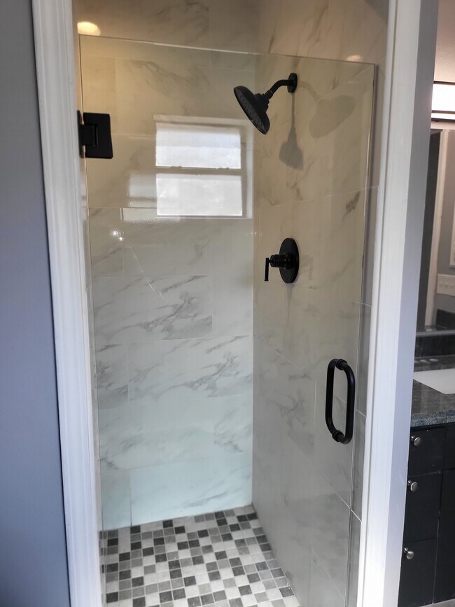 Building Photo - 2401 S Jackson Rd