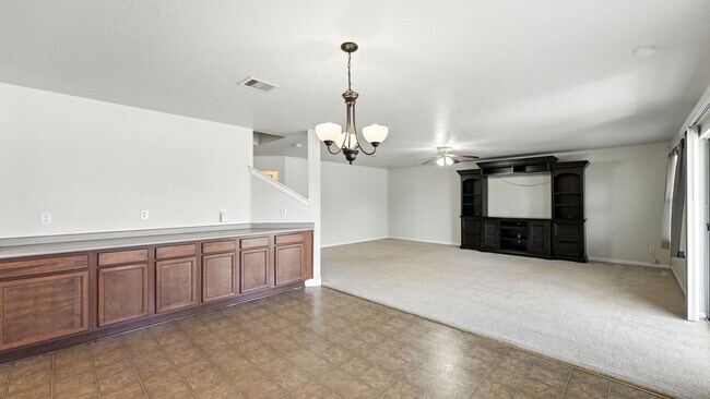 Building Photo - 4527 Summer Fall