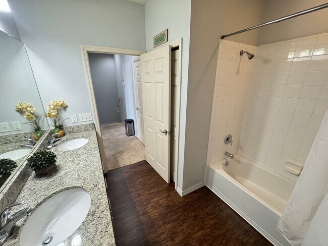 Building Photo - Exceptional Townhome in West Lucaya Village — Minutes from Walt Disney World