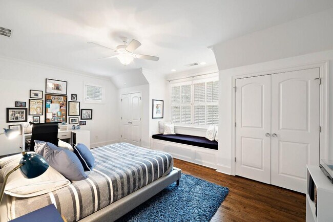 Building Photo - 1737 Barnesdale Way NE