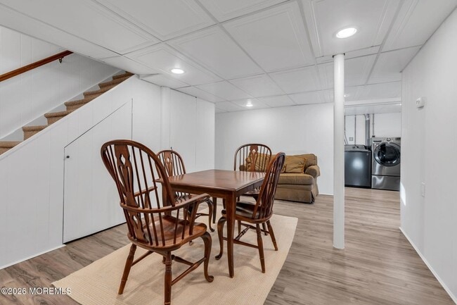 Building Photo - 723 Pitney Dr