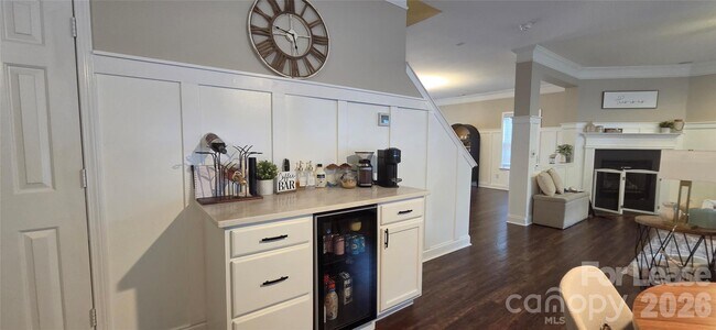 Building Photo - 2120 Maple Tree Ct