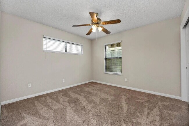 Building Photo - Beautiful 3 Bedroom, 2 Bathroom Home with Spacious Yard!