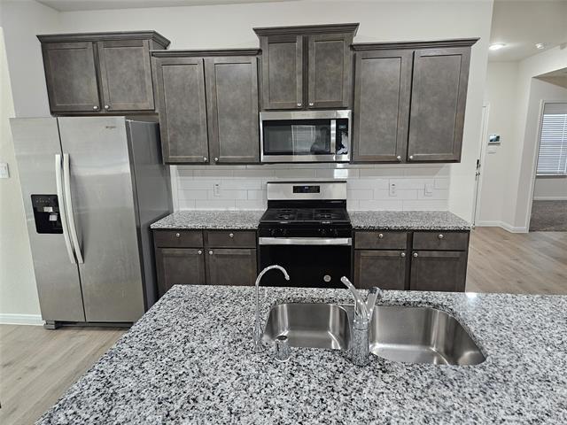 Building Photo - 903 Emerald Gate Dr