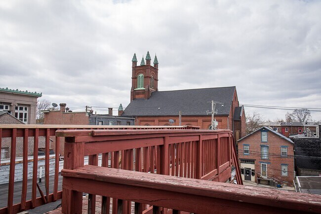 Building Photo - 1008 N 3rd St