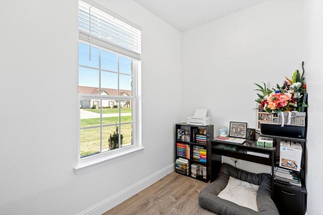 Building Photo - 1000 Stone Hill St