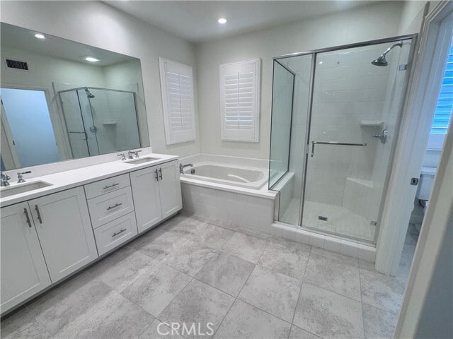 Building Photo - 104 Baja