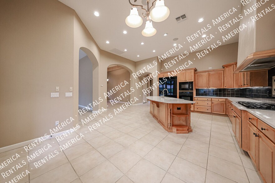 Building Photo - 7931 E Stonecliff Cir