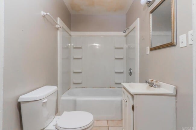 Building Photo - 505 W Texie Ave