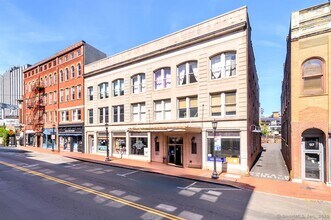 Building Photo - 83 Washington St