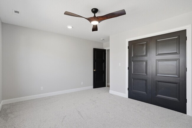 Building Photo - 4403 Glen Eagle Dr