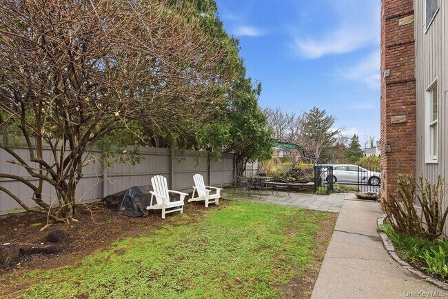 Building Photo - 61 Orchard Ave