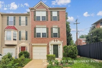 Building Photo - 149 Ingle Pl