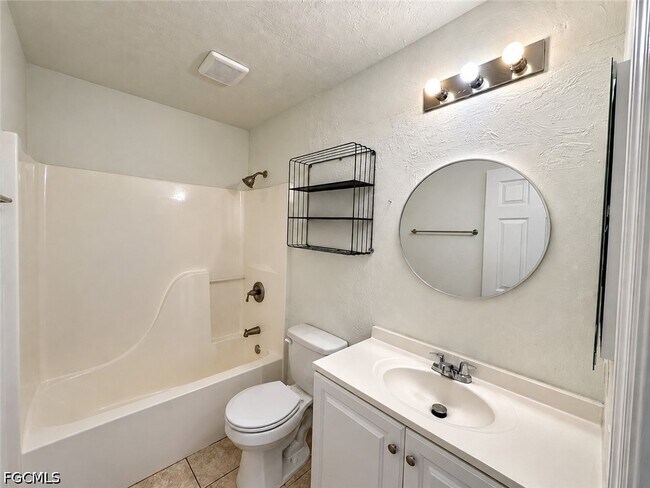 Building Photo - 26825 St Thomas Dr