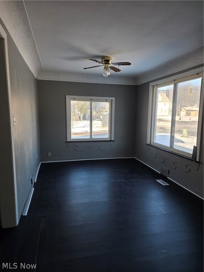 Building Photo - 168 Lake Ave